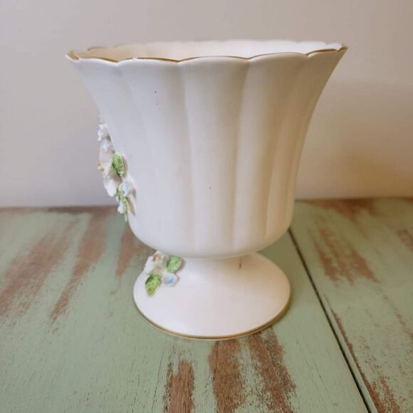1950's Norcrest Dogwood or Cherry Blossom Flower Pedestal Vase - Picture 5 of 14